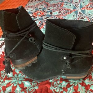 Sorel black women’s boots booties 8
